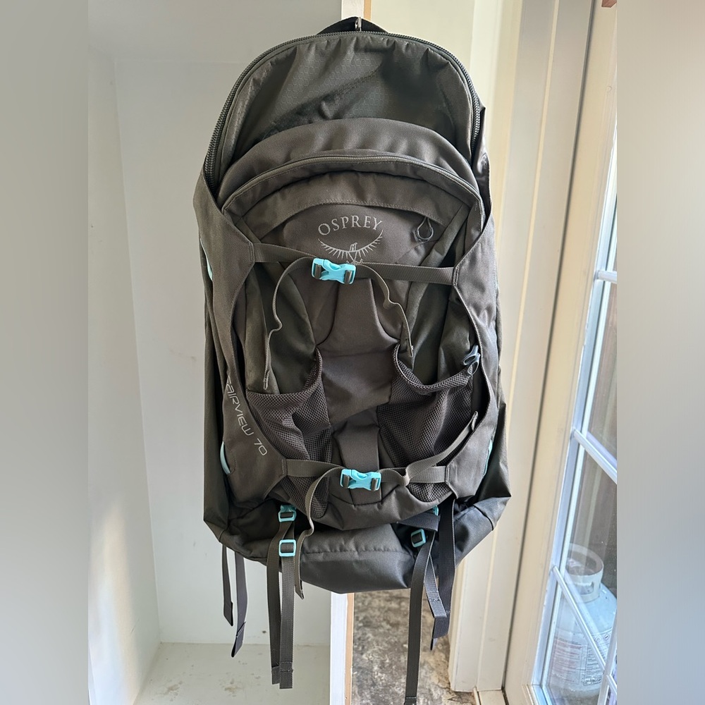 Osprey Fairview 70 Travel Backpack;Misty Grey. 55L pack with 15L zipoff daypack